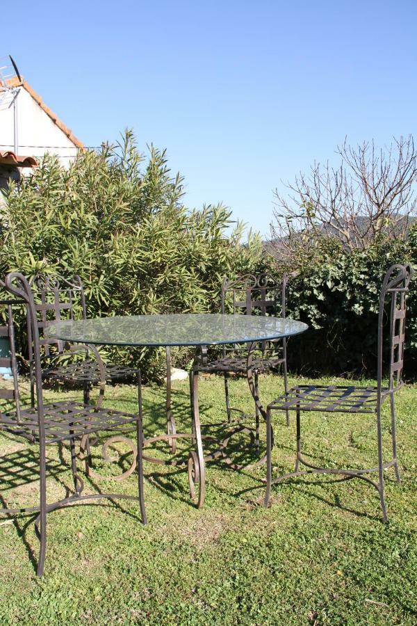 Bed and Breakfast Les Vingalières Salernes Esterno foto