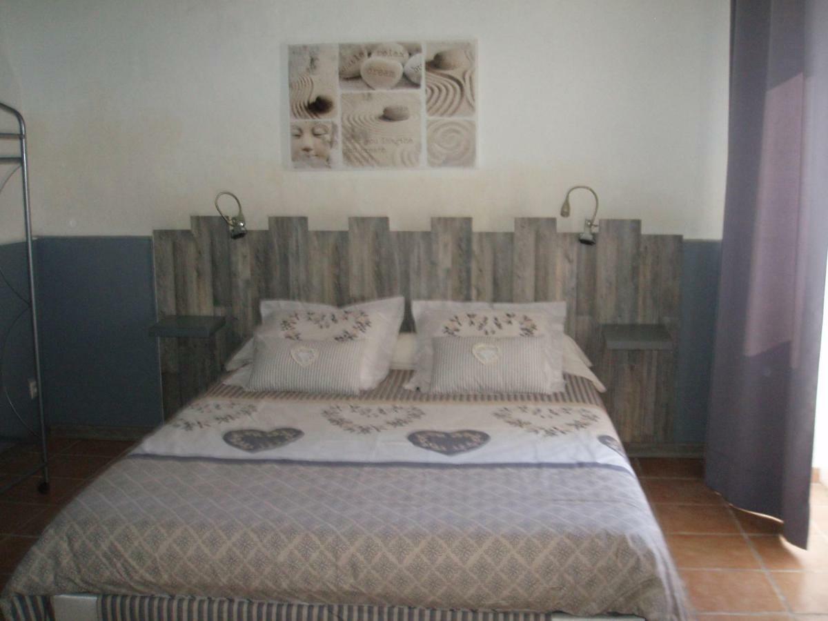 Bed and Breakfast Les Vingalières Salernes Esterno foto